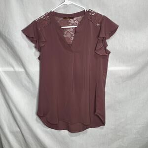 Gaharu V-Neck Flutter Sleeve Lace Shirt S
